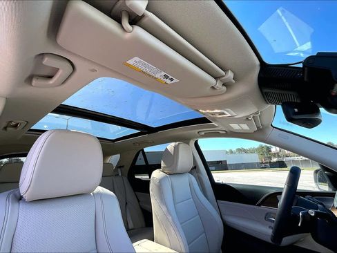 Used 2024 Mercedes-Benz GLE 350 4MATIC image 13