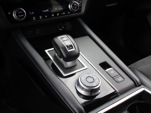 Used 2024 Mitsubishi Outlander SE Black Edition AWD/4WD image 14