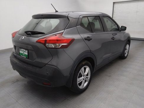Used 2020 Nissan Kicks S image 9