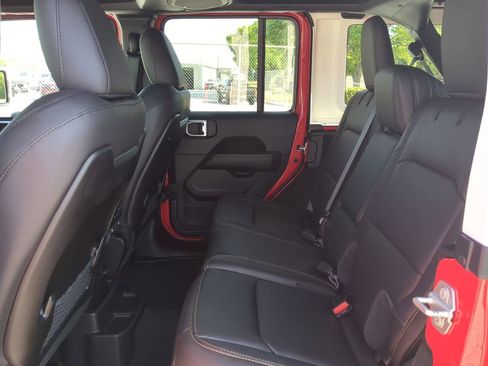 New 2026 Jeep Wrangler Unlimited Sahara AWD/4WD image 12