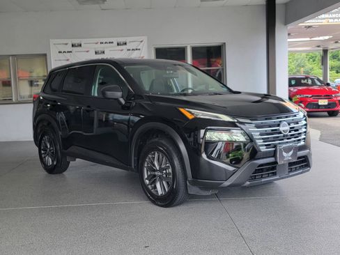 Used 2024 Nissan Rogue S FWD image 1