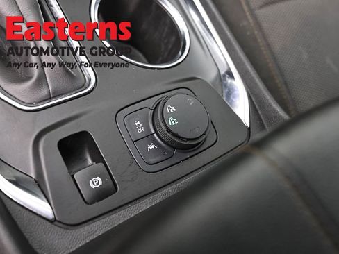 Used 2021 Chevrolet Traverse LT AWD/4WD image 21