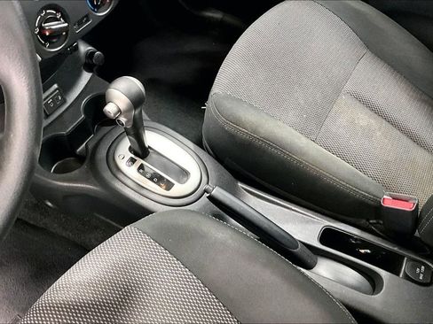 Used 2019 Nissan Versa SV image 14