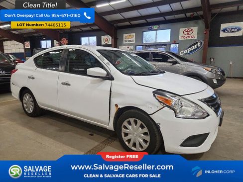 Used 2017 Nissan Versa SV image 5