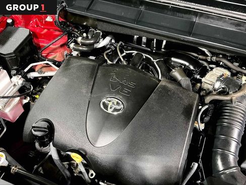 Used 2021 Toyota Highlander XLE image 32