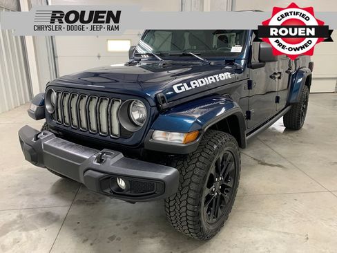 Used 2025 Jeep Gladiator Sport AWD/4WD image 1