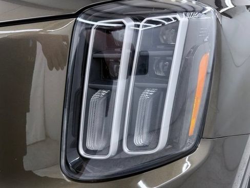 Used 2023 Kia Telluride S FWD image 7