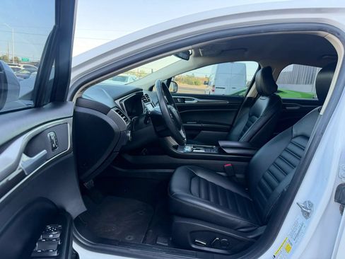 Used 2020 Ford Fusion SEL FWD image 18