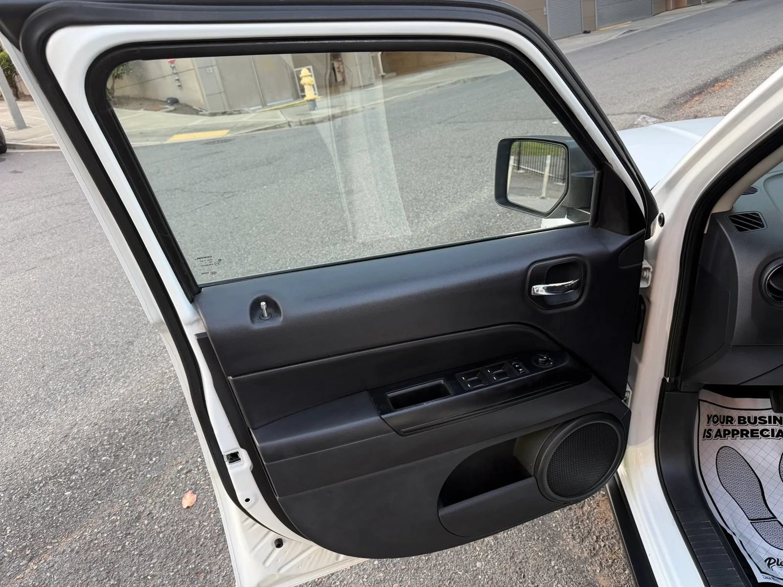 Used 2013 Jeep Patriot Latitude FWD image 11