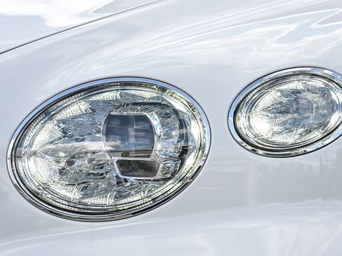 New 2026 Bentley Bentayga AWD/4WD image 7