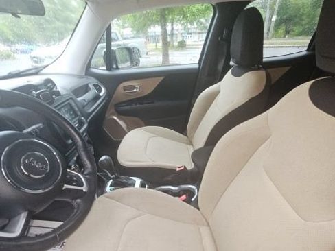 Used 2015 Jeep Renegade Latitude w/ Popular Equipment Group AWD/4WD image 19