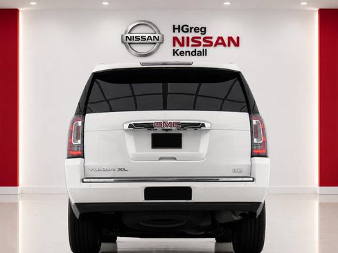 Used 2020 GMC Yukon XL Denali w/ Open Road Package RWD image 5