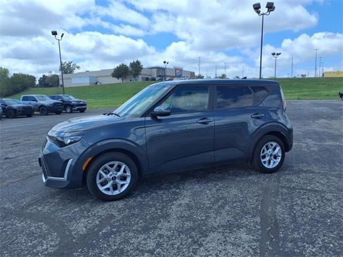 Used 2023 Kia Soul LX w/ Option Group 015 image 18