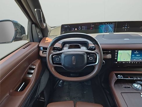 Used 2025 Lincoln Navigator Reserve AWD/4WD image 24