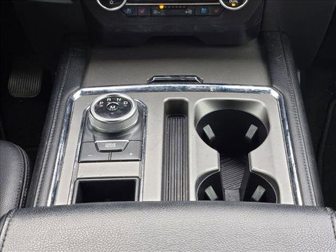 Used 2021 Ford Expedition XLT image 12