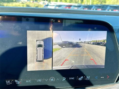 New 2025 Chevrolet Suburban Premier image 15