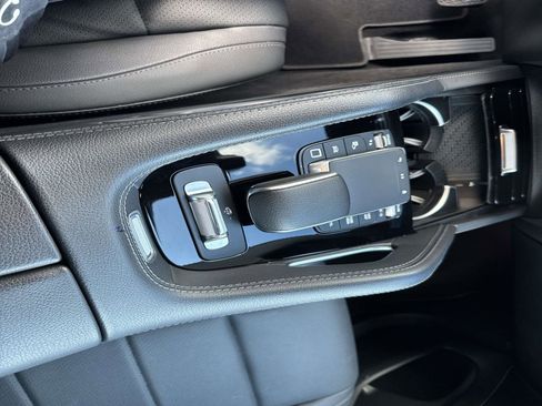 Used 2025 Mercedes-Benz GLS 450 4MATIC image 28