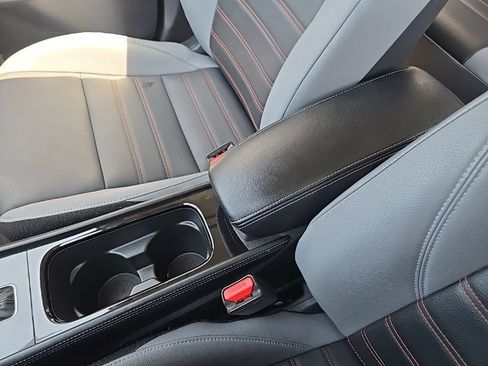 Used 2024 Nissan Kicks SR w/ SR Premium Package FWD image 57