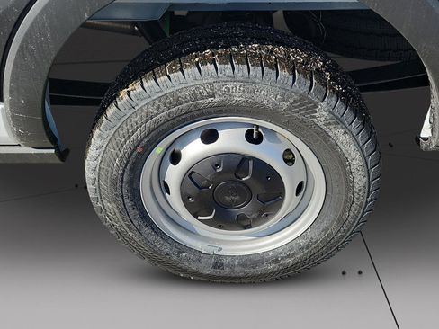 New 2026 Ford Transit 250 148 Medium Roof w/ Load Area Protection Package image 5