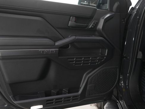 Used 2025 Toyota 4Runner TRD Off-Road Premium image 19