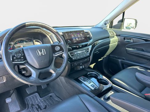 Used 2022 Honda Pilot Touring image 17