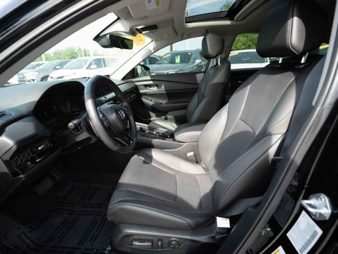 Used 2025 Honda Accord EX-L image 9