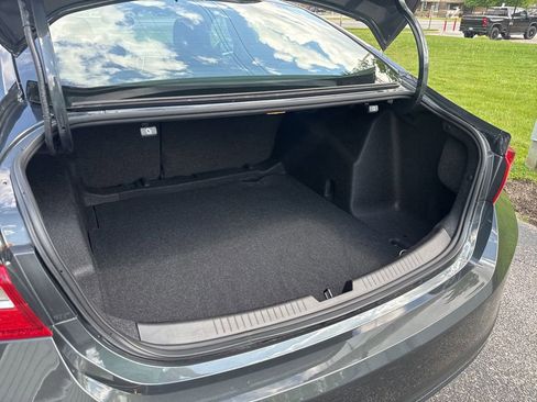 Used 2018 Chevrolet Malibu LT FWD image 17