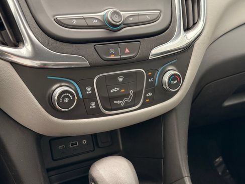 Used 2023 Chevrolet Equinox LS AWD/4WD image 35