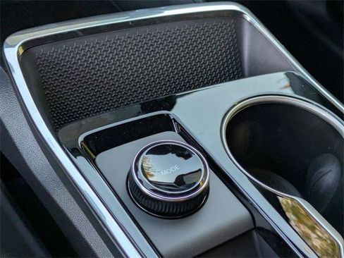 New 2026 Chevrolet Equinox LT image 23