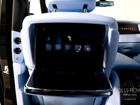 New 2027 Rolls-Royce Phantom Sedan RWD image 21