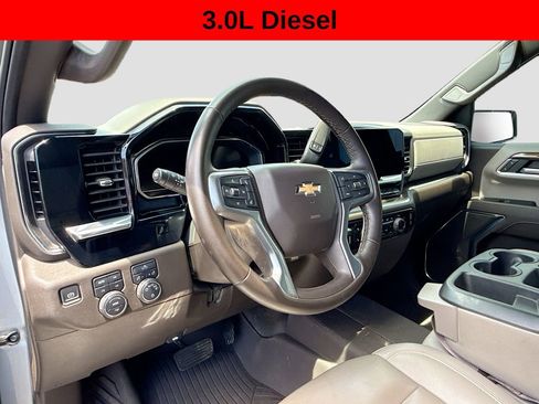 Used 2024 Chevrolet Silverado 1500 LT AWD/4WD image 9