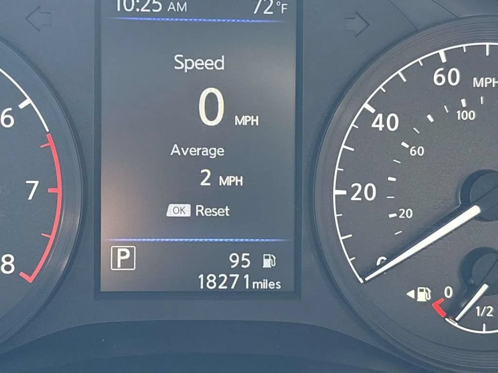 Used 2025 Nissan Altima 2.5 S FWD image 32