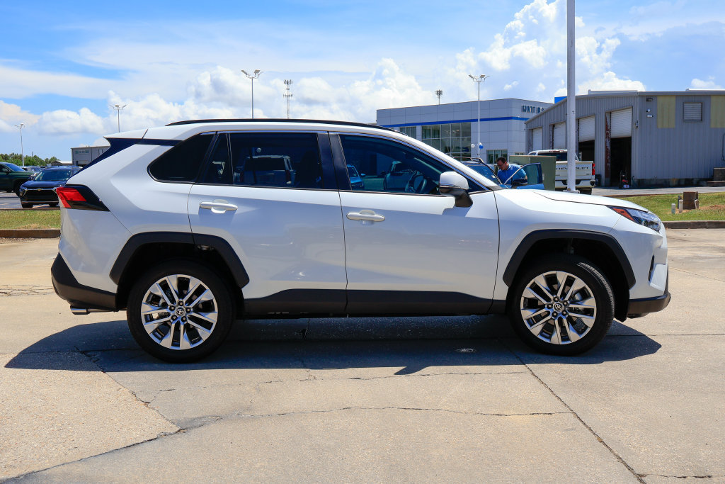 Used 2025 Toyota RAV4 XLE Premium AWD/4WD image 24