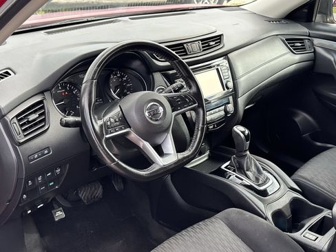 Used 2017 Nissan Rogue SV w/ SV Premium Package FWD image 20