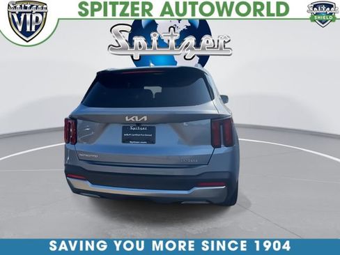 Certified 2025 Kia Sorento S FWD image 8
