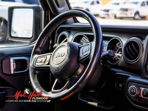 Used 2021 Jeep Gladiator Willys image 14