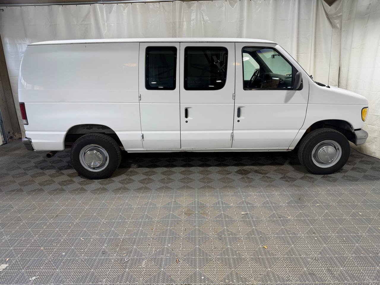 Used 1995 Ford E-250 and Econoline 250 Heavy-Duty RWD image 7
