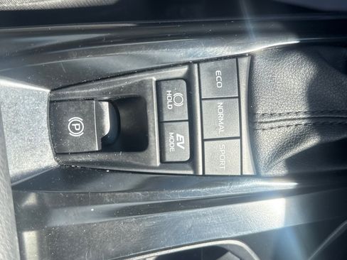 Used 2025 Toyota Camry LE image 15