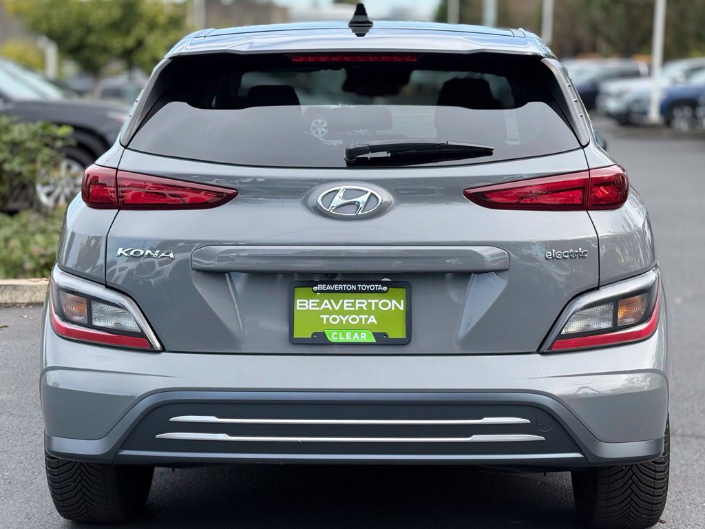 Used 2022 Hyundai Kona SEL w/ Cargo Package FWD image 4