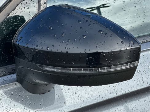 Used 2019 Volkswagen Tiguan SEL R-Line image 53