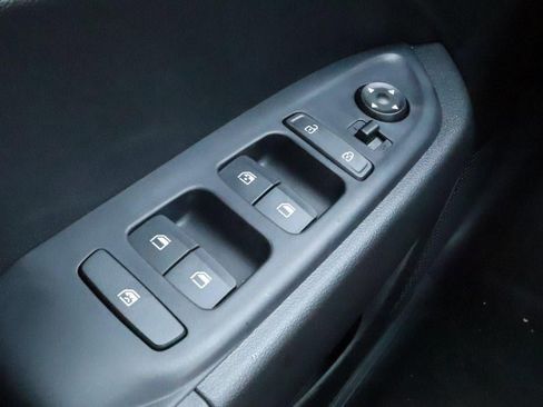 New 2025 Hyundai Venue SEL image 15