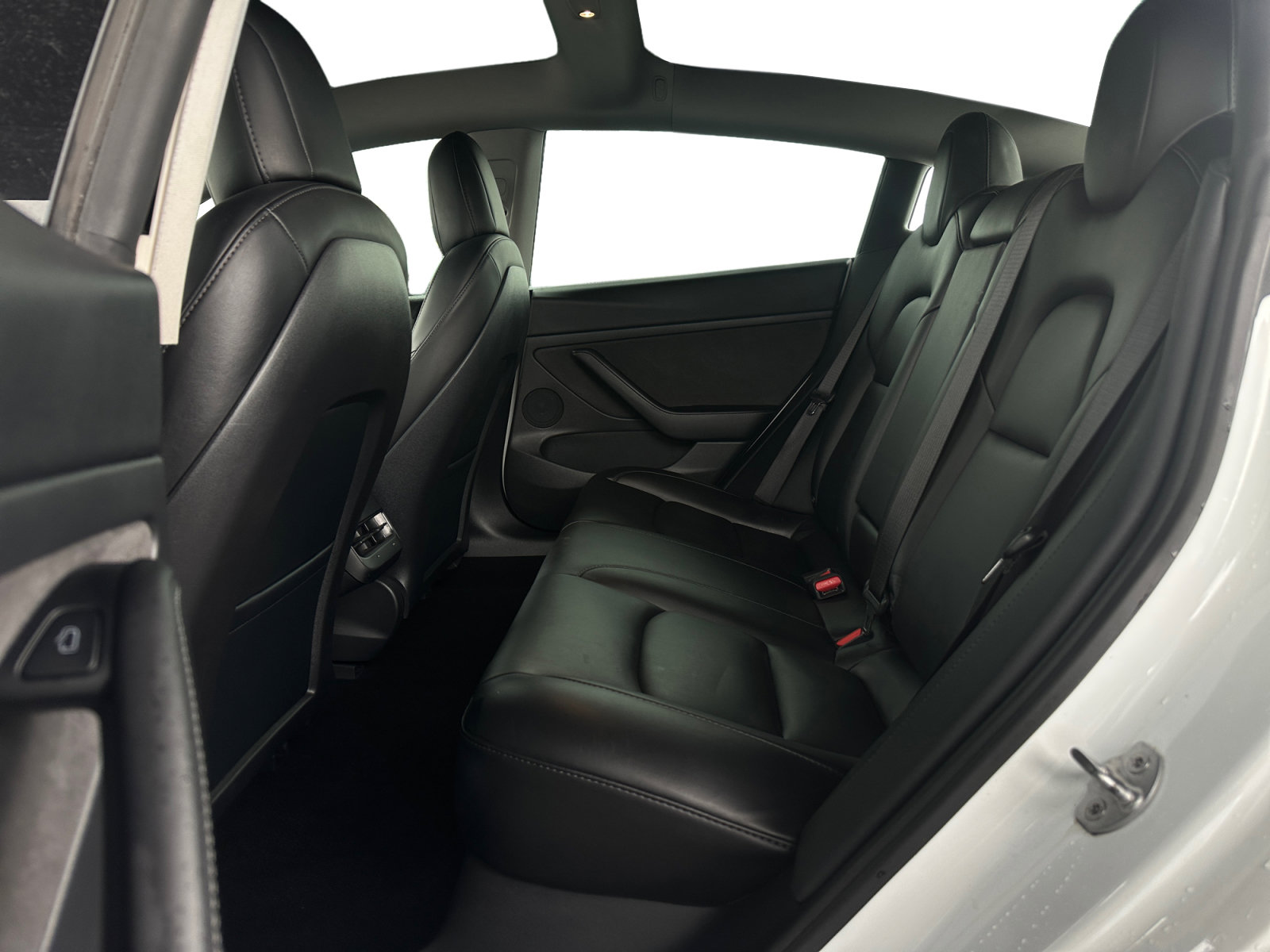 Used 2021 Tesla Model 3 Standard Range RWD image 12