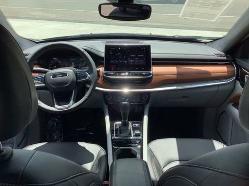 Used 2024 Jeep Compass Limited image 6