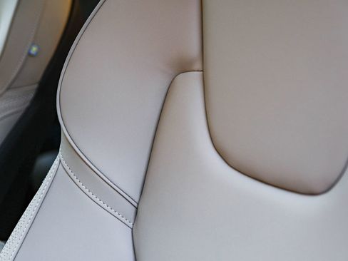 New 2026 Volvo XC90 B5 Plus w/ Protection Package image 27