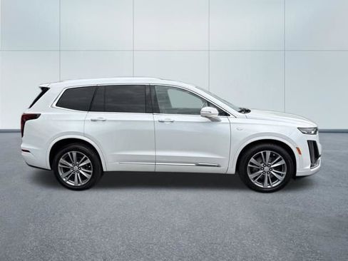 Used 2020 Cadillac XT6 Premium Luxury FWD image 2