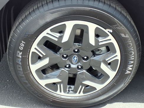 Certified 2025 Subaru Forester Premium AWD/4WD image 12