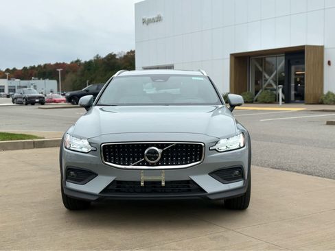 New 2026 Volvo V60 B5 Cross Country Ultra w/ Protection Package Premier AWD/4WD image 3