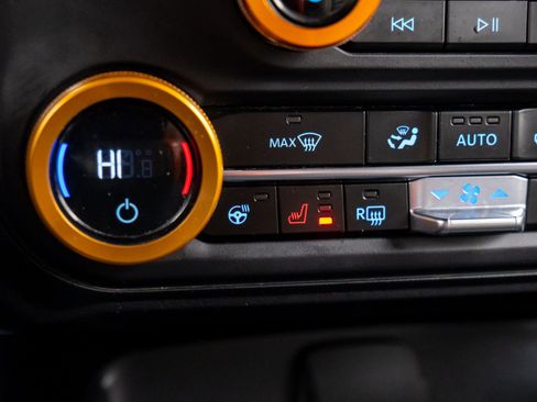 Used 2024 Ford Bronco Wildtrak image 29