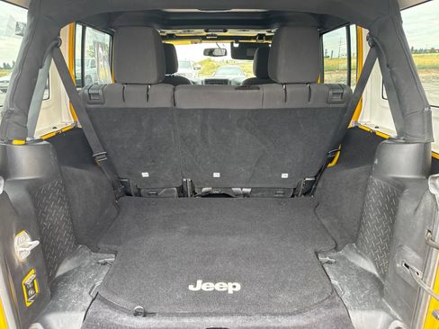 Used 2015 Jeep Wrangler Unlimited Sport w/ Quick Order Package 24S AWD/4WD image 13