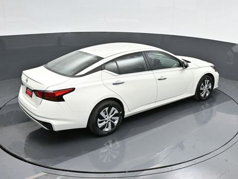 Used 2025 Nissan Altima 2.5 S FWD image 28